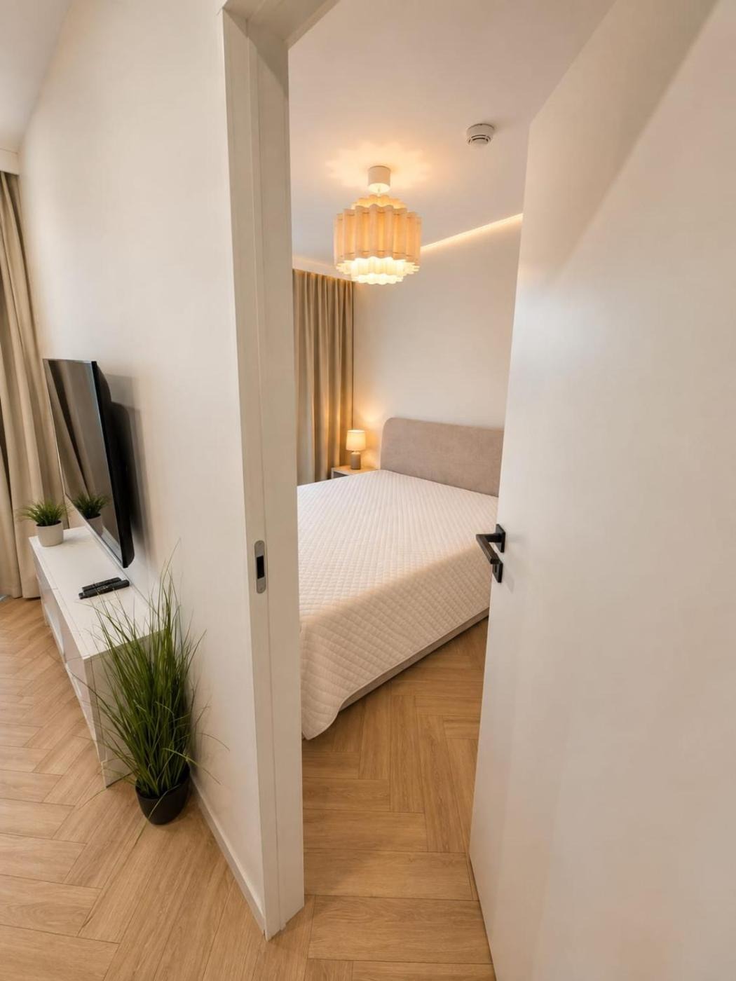 Wejście do sypialni — Lumier Apartment Portovo