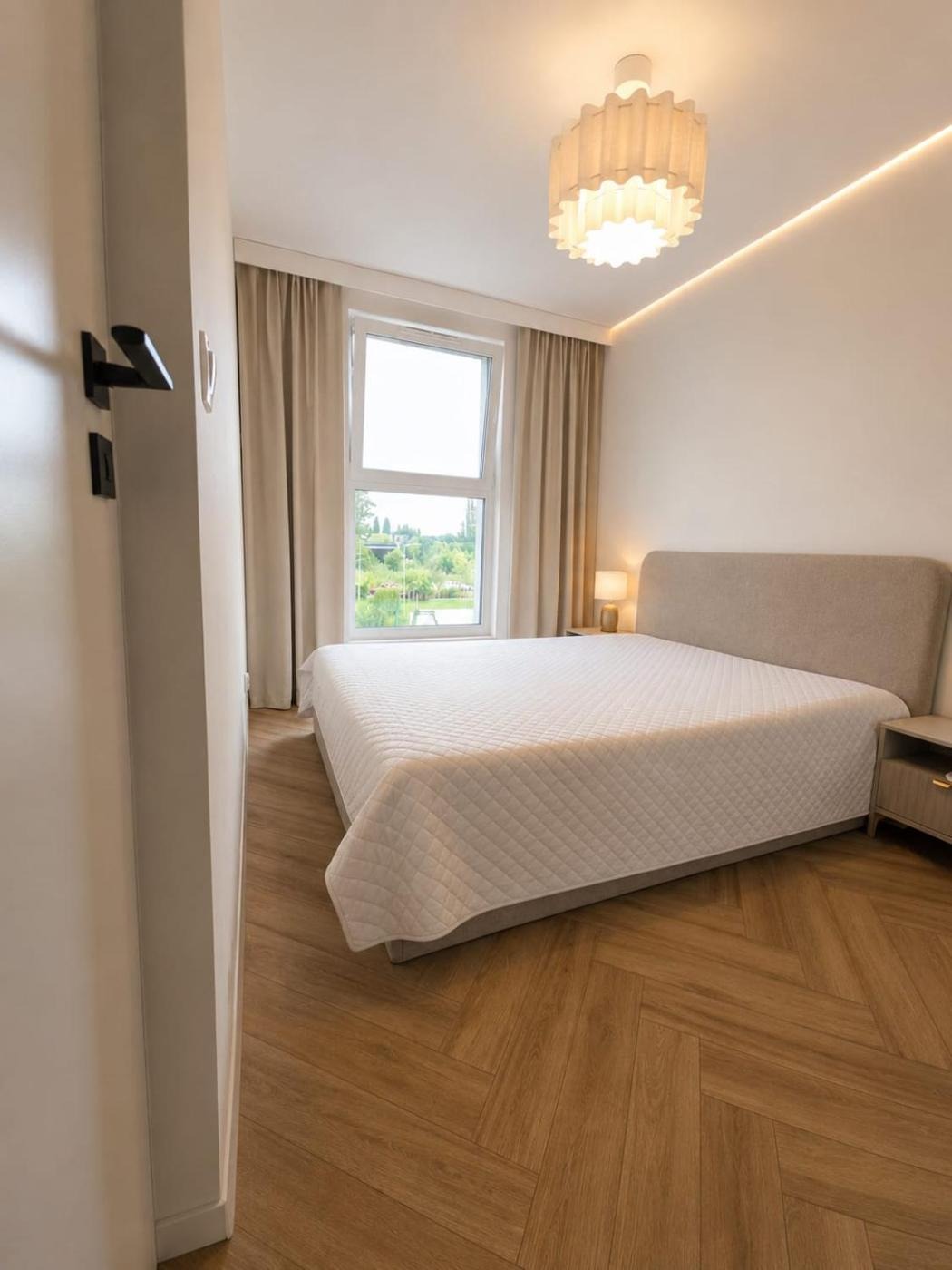 Przestrzeń sypialni — Lumier Apartment Portovo