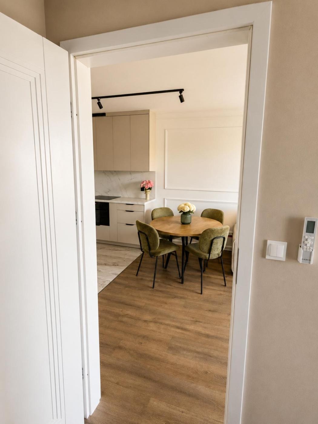Przejście do części dziennej — Marble Luxury Apartment Portovo