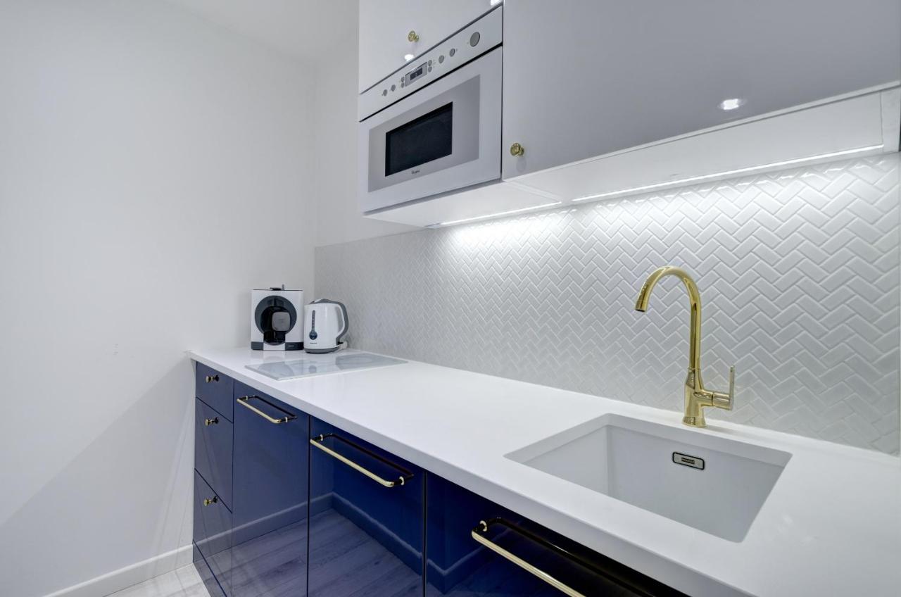Wyposażona kuchnia — Modern Place — Apartament przy plaży