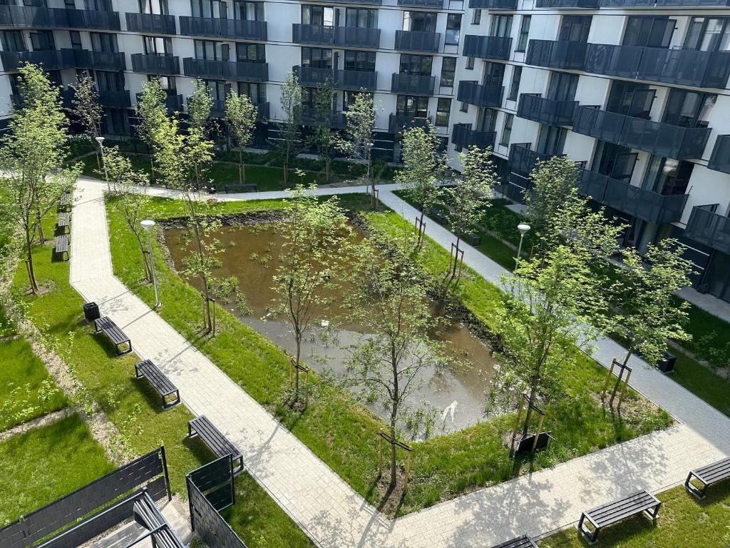 Widok na dziedziniec — Scandiline Apartment Portovo